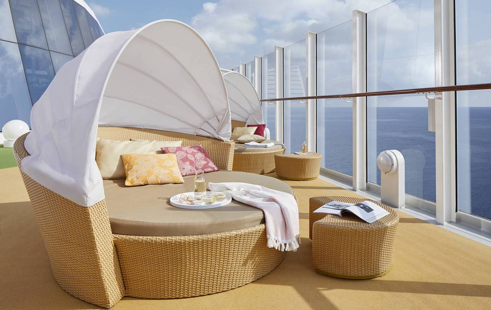 Deck eines AIDA Kreuzfahrtschiffs